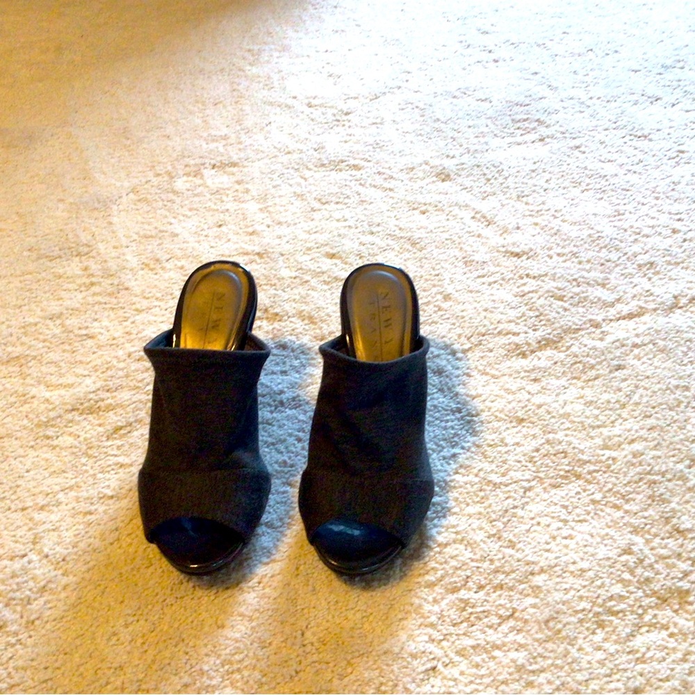 Open toe denim shoes